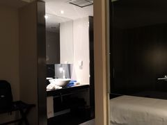 -桔子酒店(上海西藏北路地铁站店)