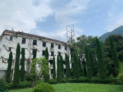 -四川汶川特大地震漩口中学遗址