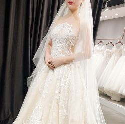 -艾米丽婚纱礼服