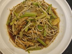 黄豆芽炒粉条-闫府私房菜·老字号(恒隆店)