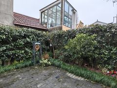 -小草屋轰趴馆别墅派对新场团建家庭聚会