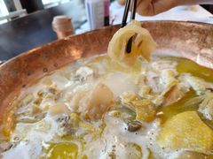 -鲜入围煮花胶鸡海鲜火锅