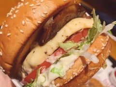 -The Habit Burger Grill 哈比特汉堡(复兴soho店)