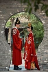 -喜爱高定婚纱摄影