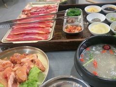 -围炉肉舍•炭烤活鳗•丹东海鲜烤肉(步行街店)