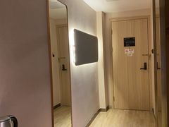 -深圳龙华大浪商业中心亚朵X酒店