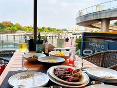 -MONICH牛排融合餐厅(和义大道购物中心店)