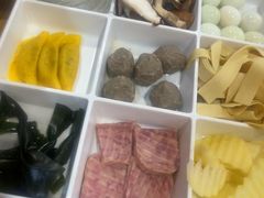 -鲁员外地锅鸡地锅鱼(古墩路店)