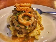 -Chom Cafe and Restaurant