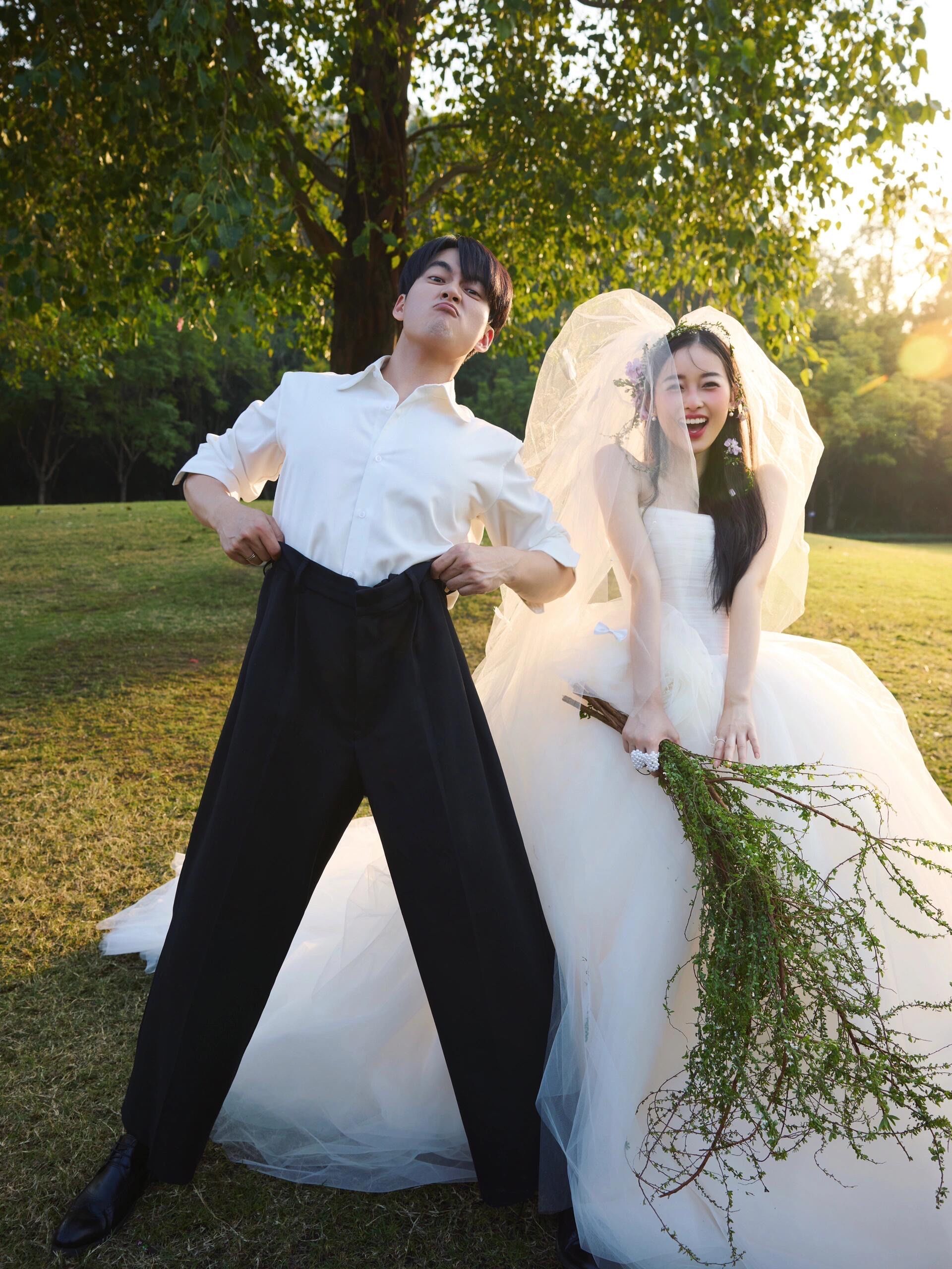 怦然心动嘎嘎出片的森系草坪婚纱照拍到心目