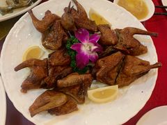 招牌红烧乳鸽-龙宝轩(坦洲店)