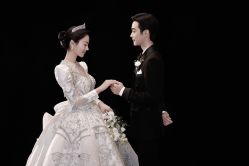 -喜爱高定婚纱摄影