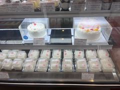 -红宝石·鲜奶小方·海派西点房(南丹店)
