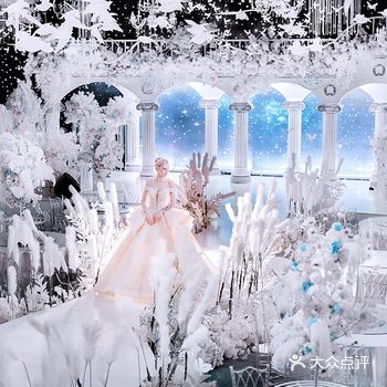  雪舞漫天，冰晶剔透，️ 时间在这一刻凝固