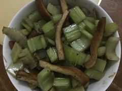 -七宝蔬菜农副产品综合交易市场-停车场