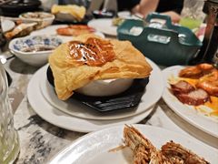 -金马门国际美食百汇(珞喻路店)