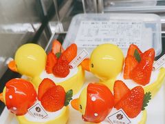 -花花卷卷·鲜食蛋糕(泉屋店)