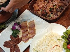 -老滇山寨•云南特色菜•地方菜•民族风情歌舞表演(经开区店)