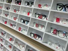 -诺柯视眼镜-蔡司依视路官方工厂店(淞南一店)