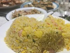 菠萝饭-墨脱石锅椰子鸡•香草鸭•东山羊(大东海店)