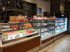 面包甜点陈列柜-巴黎贝甜(常德路店)