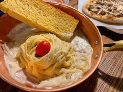 -I HOLIC艾豪丽披萨(KKone店)