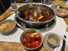 -肖肖酸萝卜鱼火锅(总店)