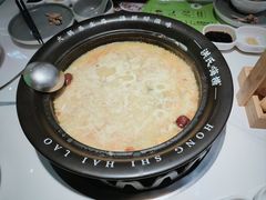 -洪氏嗨捞·广东猪肚鸡·椰子鸡火锅(西咸万象城店)
