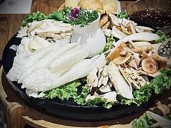 菌菇八珍拼盘-束河人家(南锣鼓巷店)