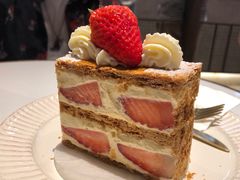 草莓拿破仑酥-KNOTKNOT珞珞·日式甜品(K11店)