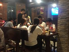 等位区-新疆烧烤王(广灵店)