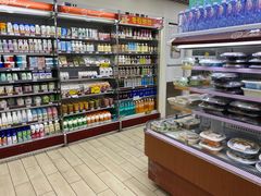 -全家便利店(莲花池东路店)