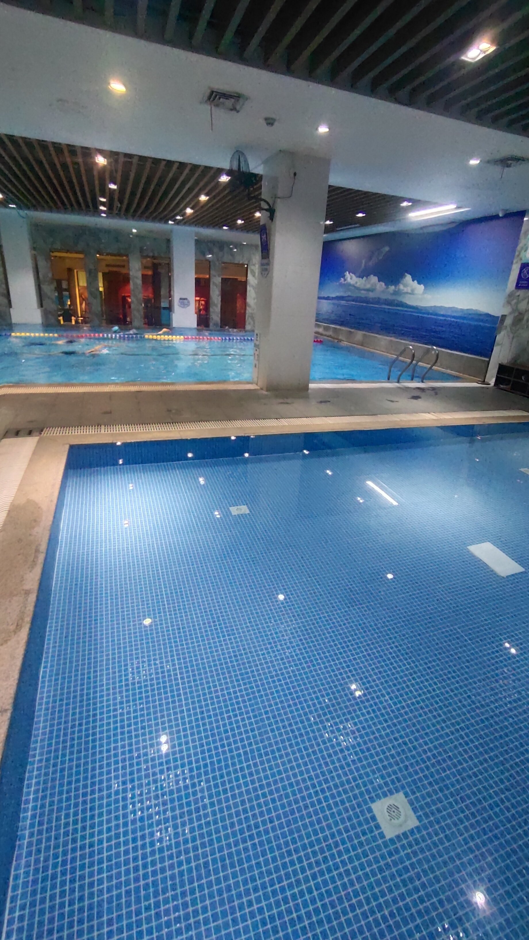 人少水清,游泳好去处