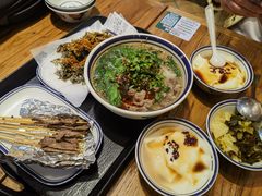 -云阿蛮云南生烫牛肉米线(奉贤路店)