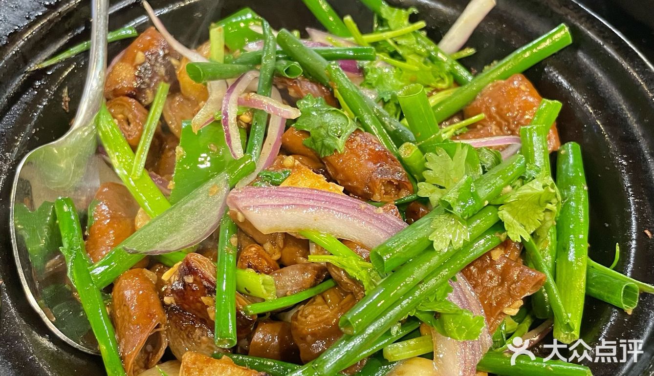 馋嘴喵探店｜敲好吃的大排档