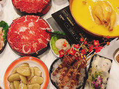 -鲜入围煮花胶鸡海鲜火锅