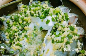 Stir-fried Mountain Carp with Ginger and Scallion