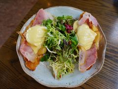 培根班尼迪克蛋-ROAST coffee & eatery