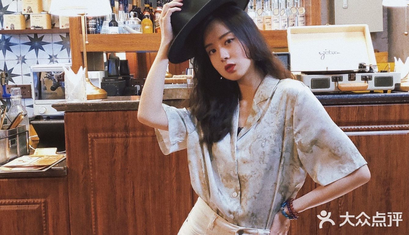 重庆复古咖啡厅 | 楼梯下的英伦风