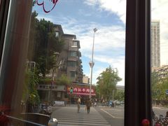 -有红鸡毛店·川菜(建设路店)