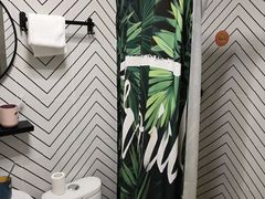 -上海泊客小栈(虹桥娄山关路地铁站店)