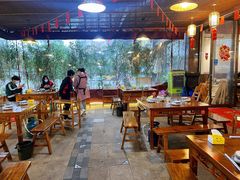 大堂-岳记兴隆·青城腊排铜火锅(融创店)