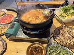 -黔二妞地摊火锅(龙华清湖店)