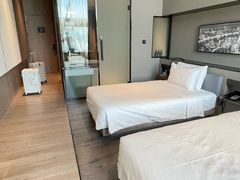 -上海虹桥中心爱琴海亚朵S酒店