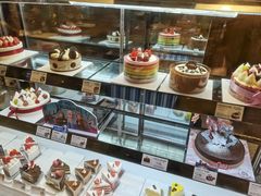 面包甜点陈列柜-巴黎贝甜(右安门店)