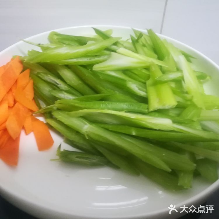 家常菜系之炒菜系列——西芹炒肉