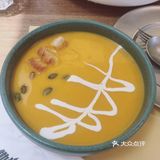 四面皆景,适合情侣、闺蜜聚会。我们点的套餐,搭配合理