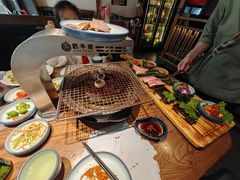 -明洞阿姨·韩式酱蟹烤肉·创意料理(三元桥店)