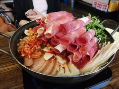 部队锅-MI WU FACTORY米屋美食工厂餐厅(绿地店)