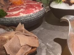 -湊湊火锅·茶憩(杭州湖滨银泰in77店)